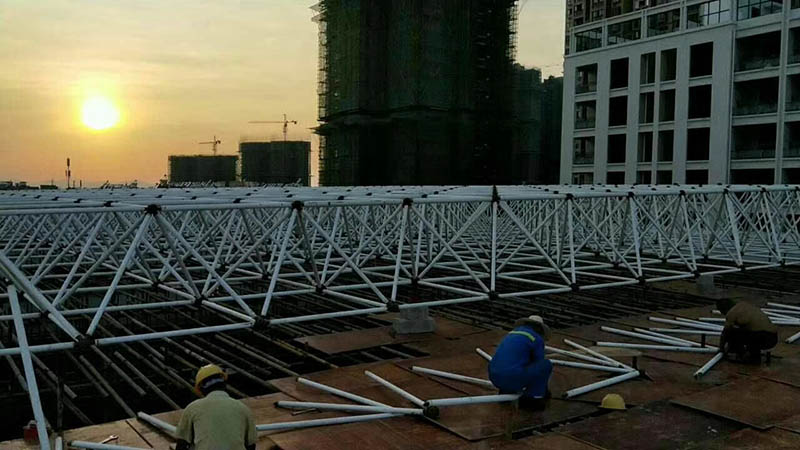 襄阳螺栓球网架安装现场